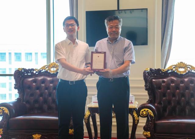 积极践行社会责任 中国红十字会特授予中南建设“人道勋章”